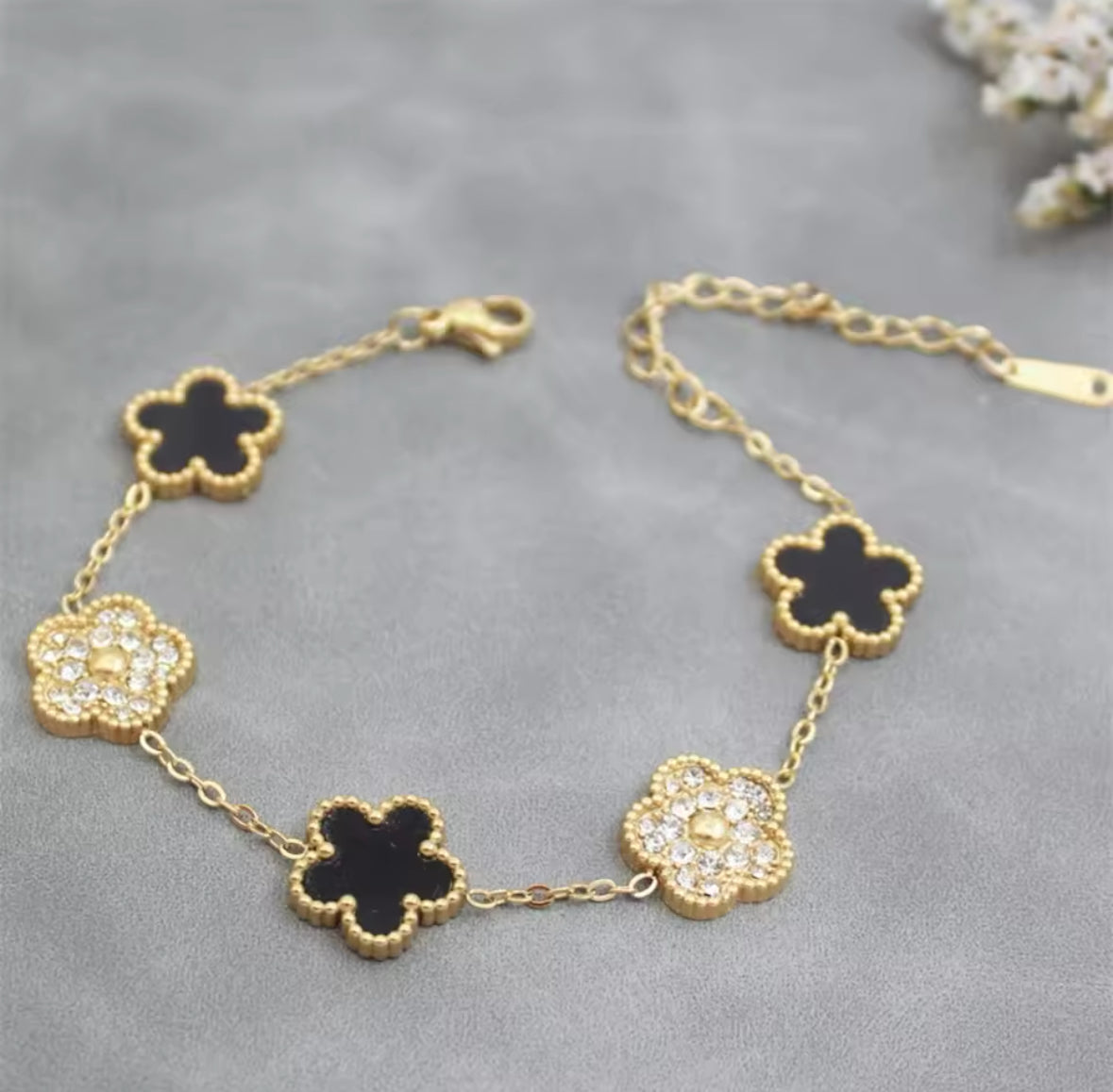 Clover bracelet