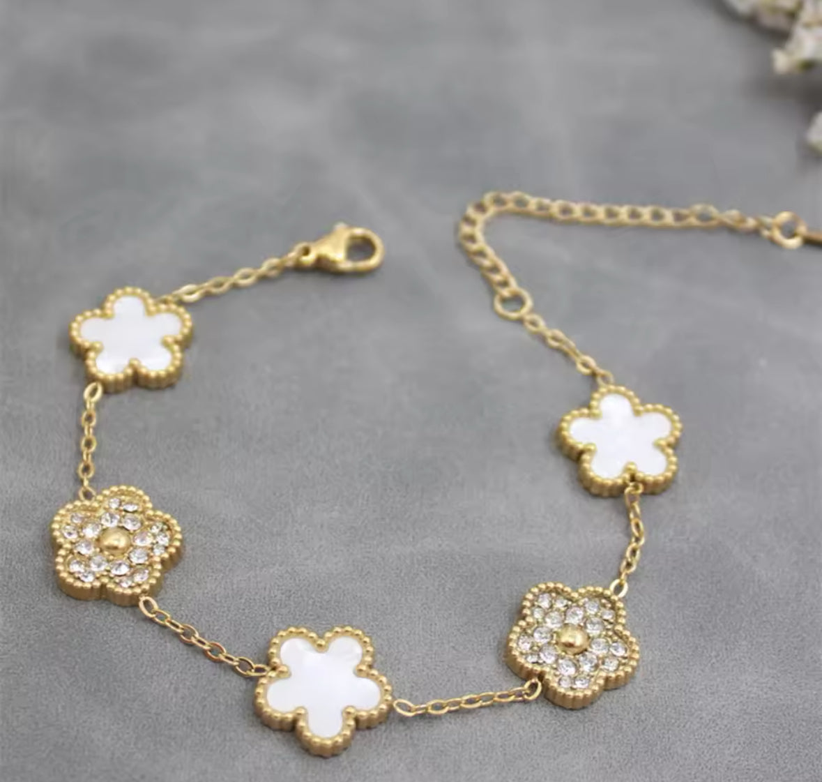 Clover bracelet